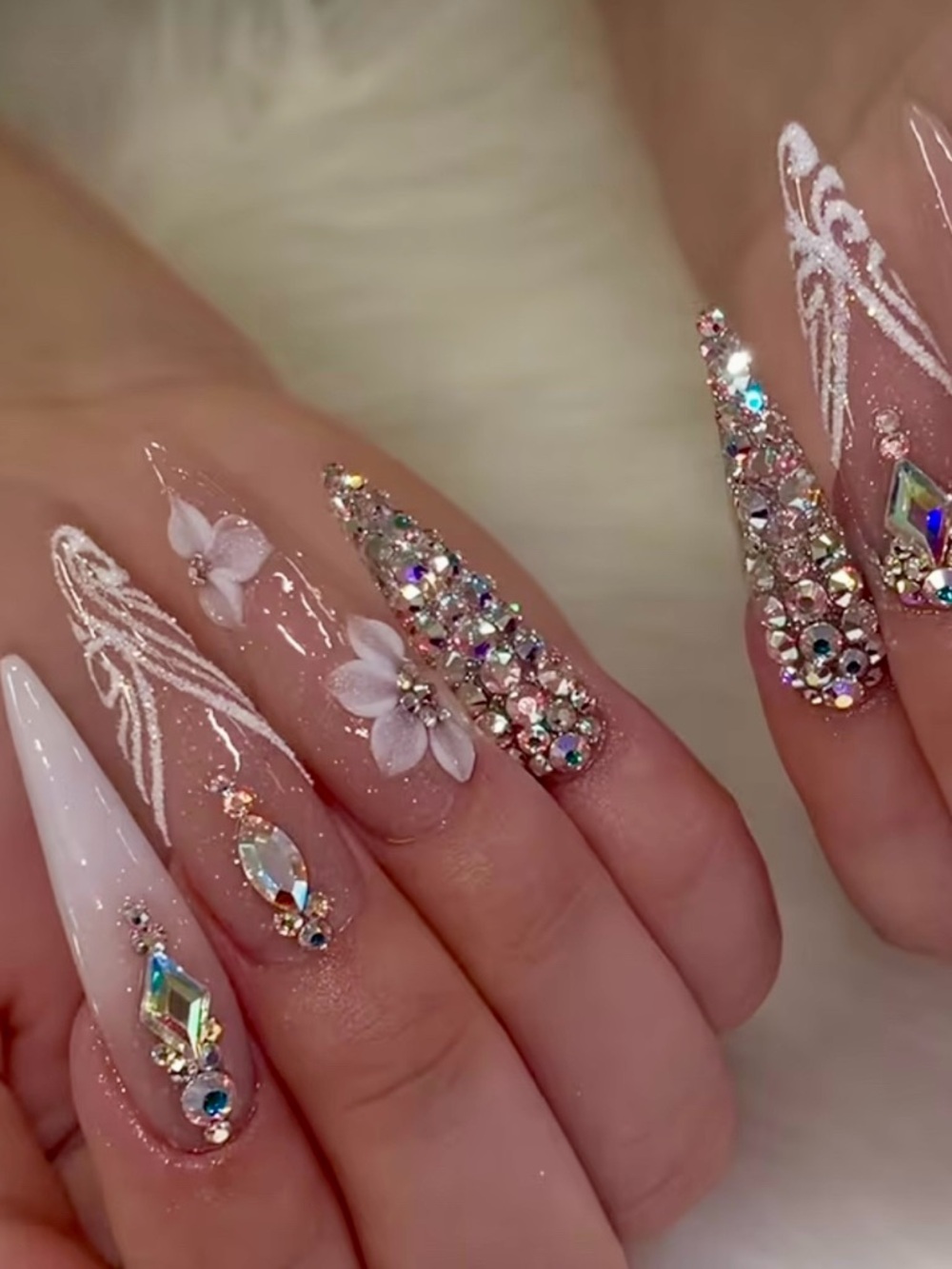 [JUST IN] Rhinestone Floral Pink Press-On Nails - Glam Stiletto Set - Picture 7 of 7